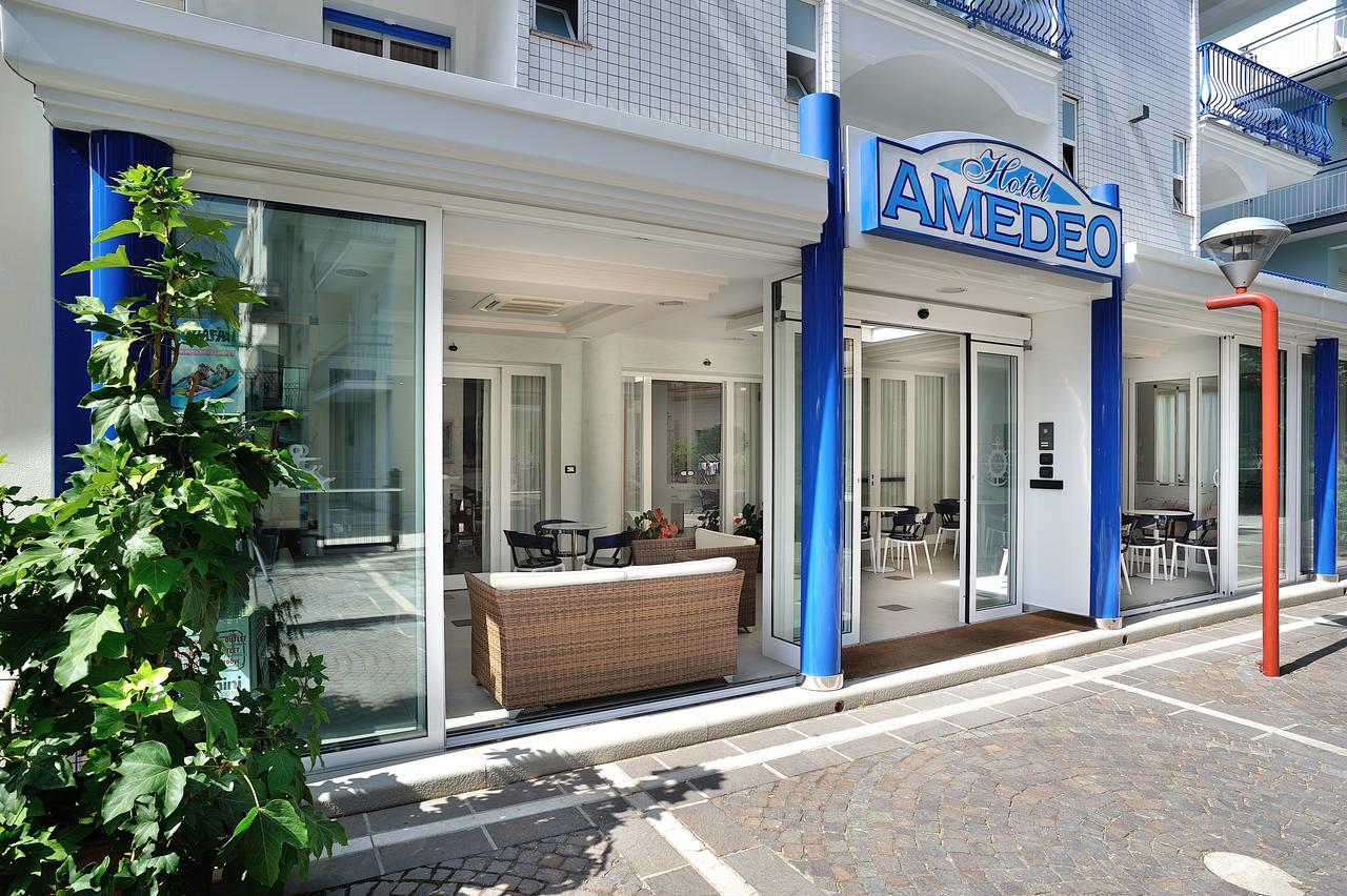 Hotel Amedeo Misano Adriatico Buitenkant foto